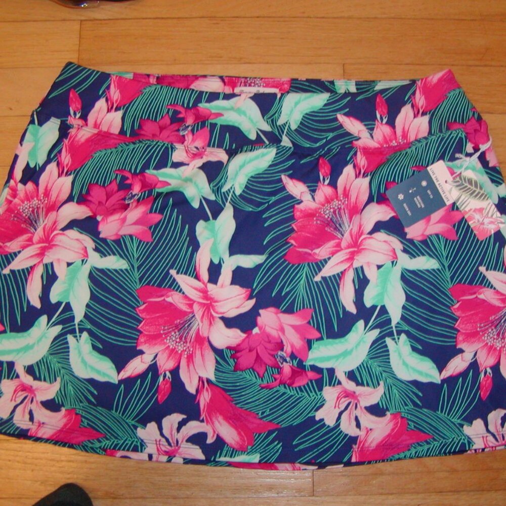 NEW Tommy Bahama Skort. Blue floral size XL